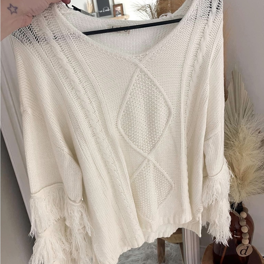 Cream/white fringe sweater